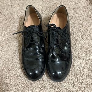 women leather shoes